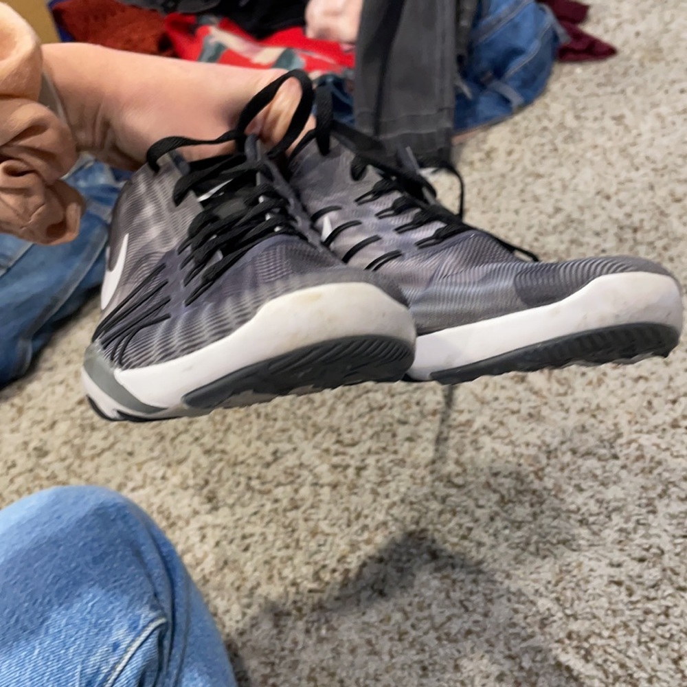 6.5 Nike sneaker